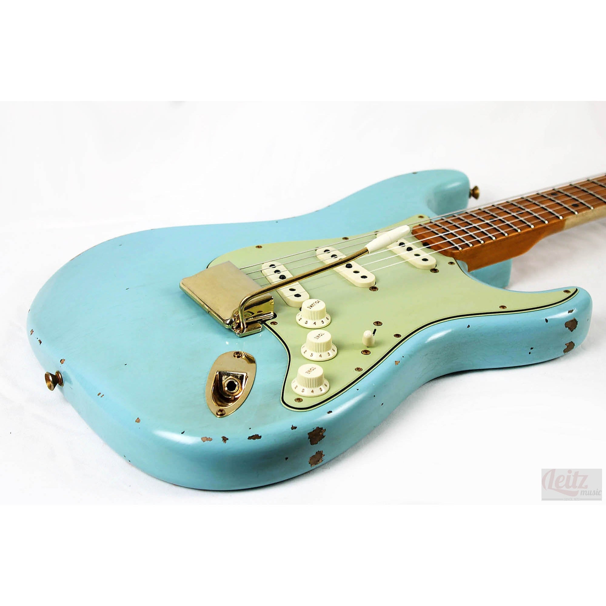 Fender Custom Shop Limited Edition 62 Bone Tone Stratocaster Relic - Faded  Aged Daphne Blue