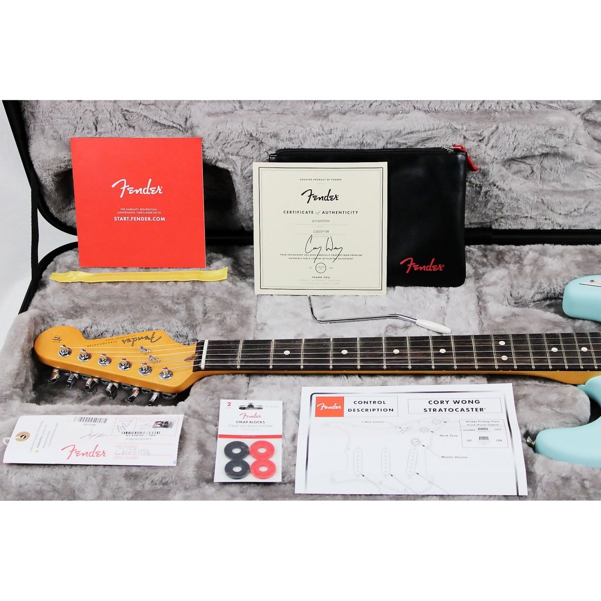 Fender Limited-Edition Cory Wong Stratocaster - Daphne Blue - Leitz Music-717669616380-0115010704